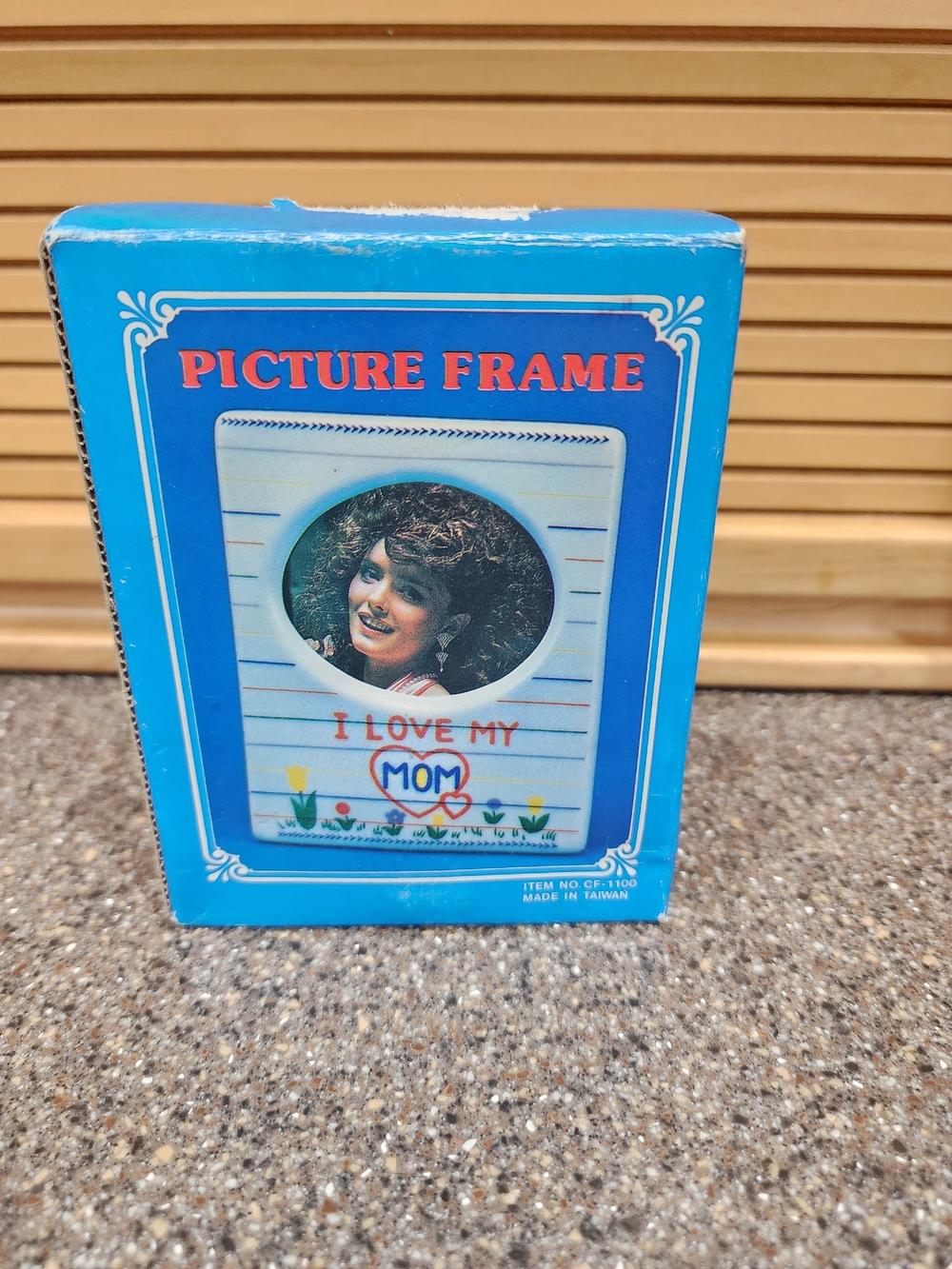 'I Love My Mom' Ceramic Photo Frame - White with Colorful Stripes - Picture 4 of 4